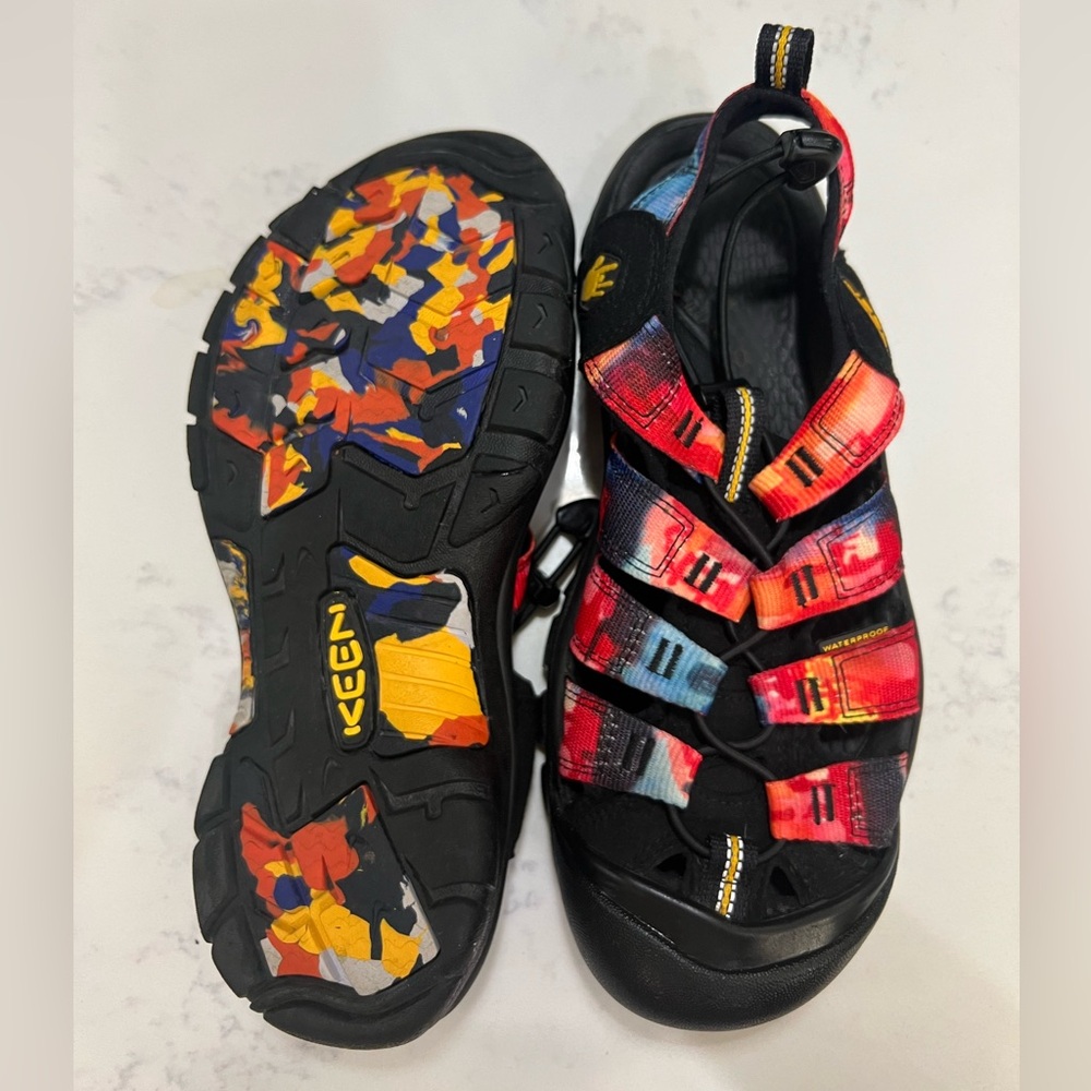 KEEN woman’s ' Colorful Adventure Sandals size 9 - Picture 6 of 14